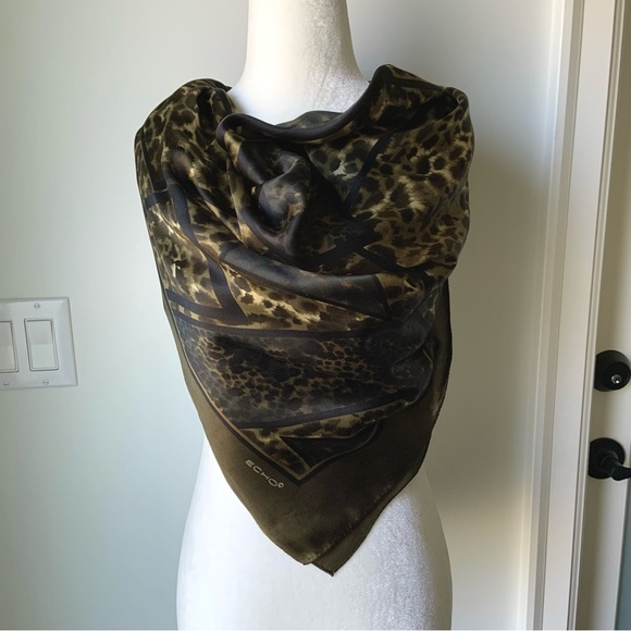 Echo vintage Camo large silk scarf - Picture 2 of 7
